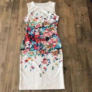 Modern floral shift dress xs NEVER WORN no tags